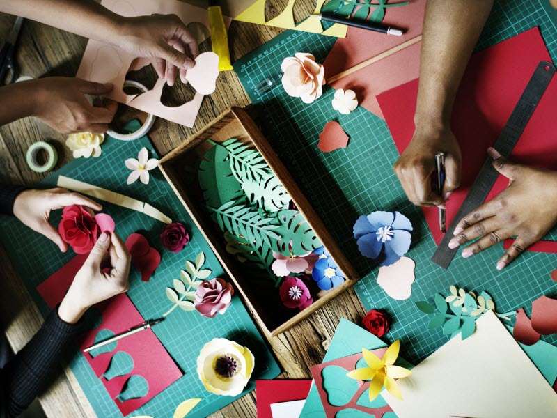 Three-Dimensional Portraits of Suspended Paint Strokes