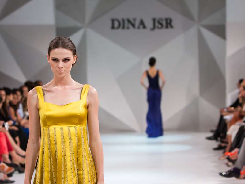 Fashion News and Trends: Designers, Models, Style Guides